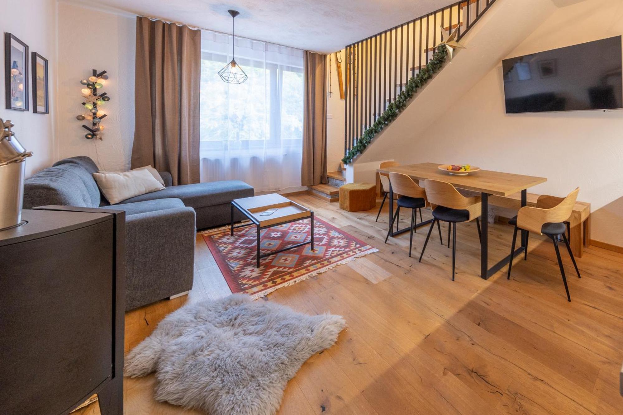 Apartman Juh Tale Eksteriør billede